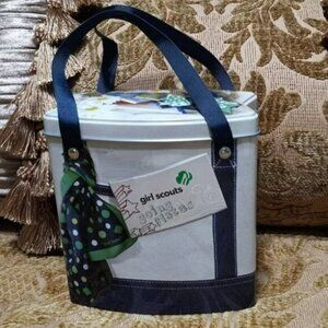 👉LAST CHANCE‼️ Girl Scouts Collectible "GOING PLACES" Tin Purse